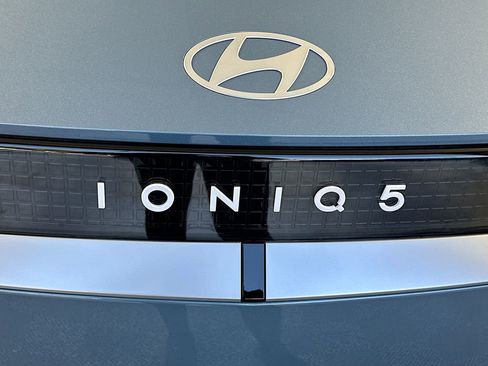 New 2026 Hyundai Ioniq 5 SEL image 22