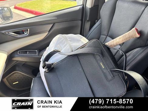 Used 2022 Subaru Ascent Limited w/ Technology Package AWD/4WD image 16