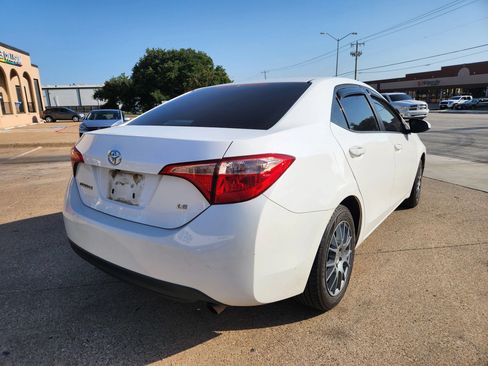 Used 2018 Toyota Corolla LE FWD image 3