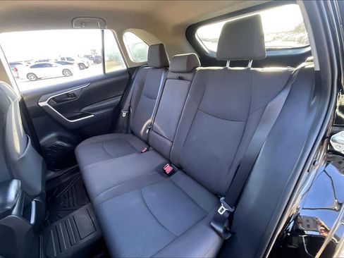 Used 2020 Toyota RAV4 LE image 20