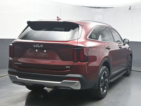 Used 2025 Kia Sorento S AWD/4WD image 7