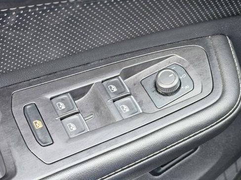 Used 2024 Volkswagen Atlas Cross Sport SE image 21