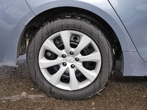 Used 2024 Toyota Corolla LE image 12