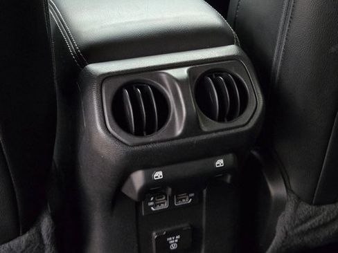 Used 2023 Jeep Wrangler Sahara image 17