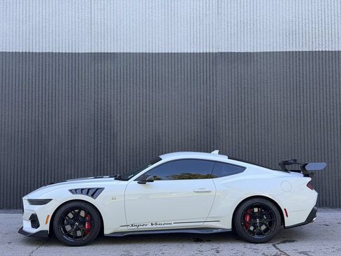 Used 2025 Ford Mustang GT Premium w/ GT Performance Package RWD image 5