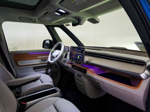 New 2025 Volkswagen ID. Buzz 1st Edition image 41