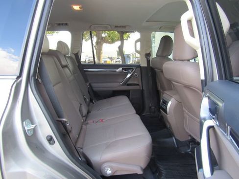 Used 2022 Lexus GX 460 Luxury image 27