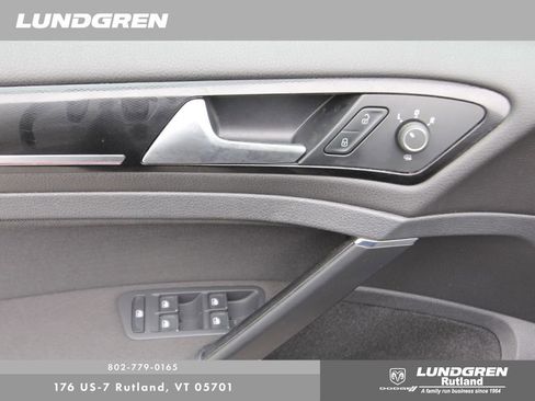 Used 2017 Volkswagen Golf 4-Door image 13
