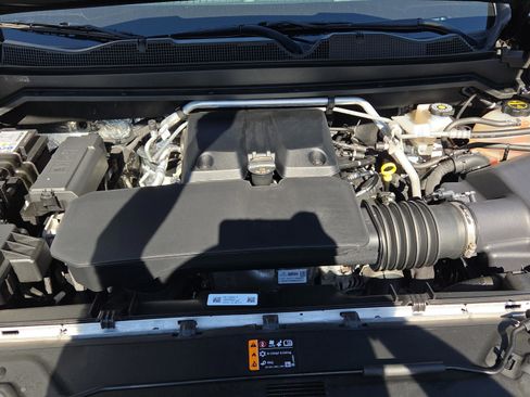 Used 2024 Chevrolet Colorado Z71 AWD/4WD image 29