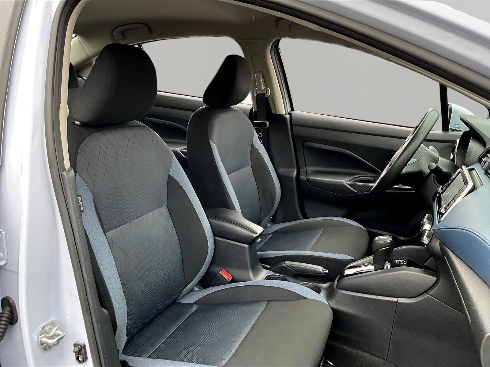 Used 2025 Nissan Versa SV FWD image 28