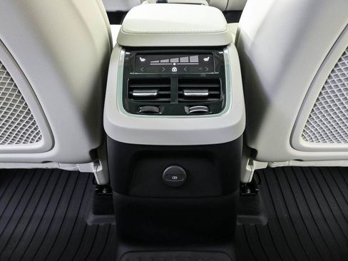 Certified 2025 Volvo XC90 T8 Plus w/ Protection Package Premier AWD/4WD image 21