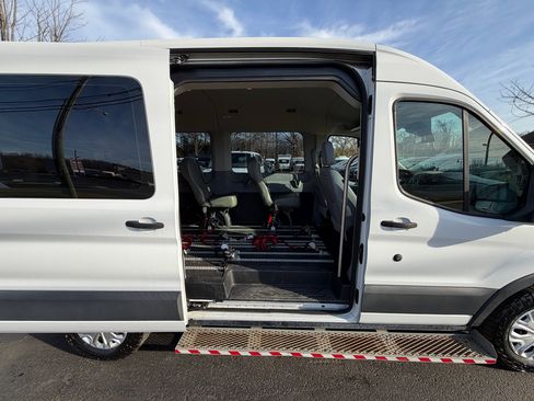 Used 2018 Ford Transit 150 XL image 30