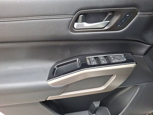 Used 2024 Nissan Pathfinder Platinum w/ Cargo Package image 14