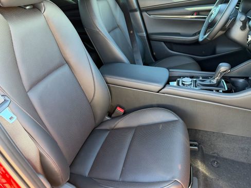New 2026 MAZDA MAZDA3 Hatchback w/Premium Plus Pkg image 12