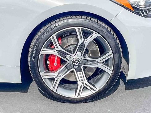 Used 2019 Kia Stinger GT1 image 9