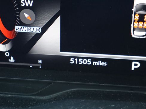 Used 2022 Nissan Pathfinder Platinum w/ Cargo Package FWD image 12