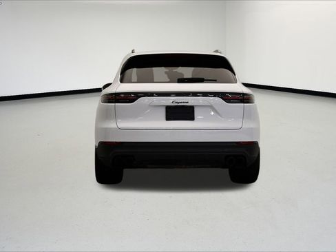 Used 2023 Porsche Cayenne Platinum Edition image 6