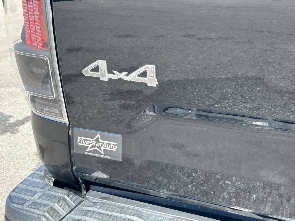 Used 2015 Toyota Tundra SR5 w/ SR5 Upgrade Package AWD/4WD image 12