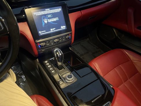 Used 2018 Maserati Quattroporte S GranSport image 24