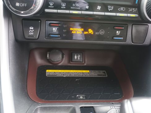 Used 2019 Toyota RAV4 Limited w/ Advanced Technology Package AWD/4WD image 14
