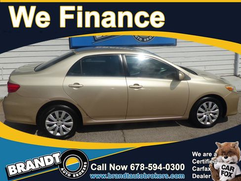 Used 2013 Toyota Corolla LE FWD image 1