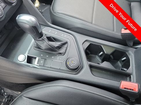 Used 2021 Volkswagen Tiguan SE R-Line AWD/4WD image 13