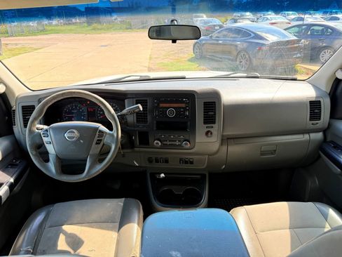 Used 2015 Nissan NV 2500 SV w/ Side & Curtain Airbag Package image 22