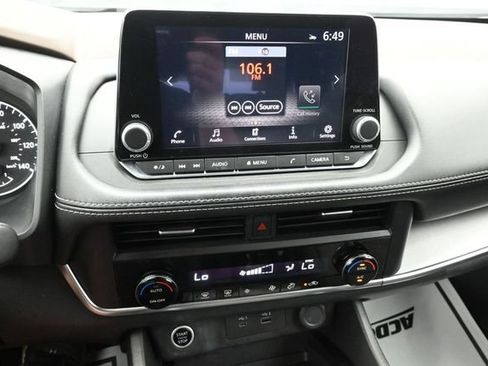 Used 2023 Nissan Rogue SV FWD image 40