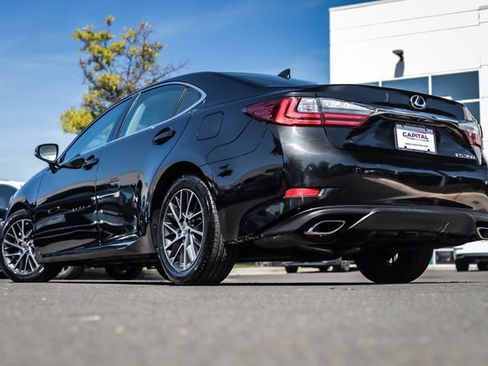 Used 2018 Lexus ES 350 w/ Luxury Package w/Wood Trim FWD image 2