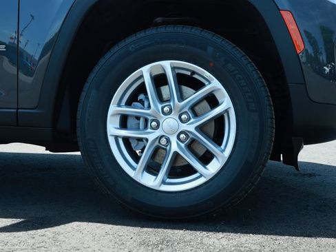 New 2026 Jeep Grand Cherokee Laredo X RWD image 5