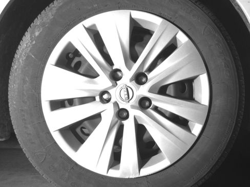 Used 2025 Nissan Sentra S image 13