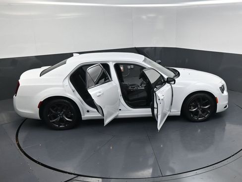 Used 2023 Chrysler 300 Touring w/ Sport Appearance Package image 23