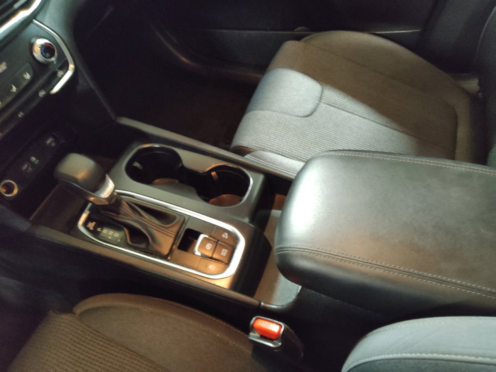 Used 2019 Hyundai Santa Fe SE AWD/4WD image 26