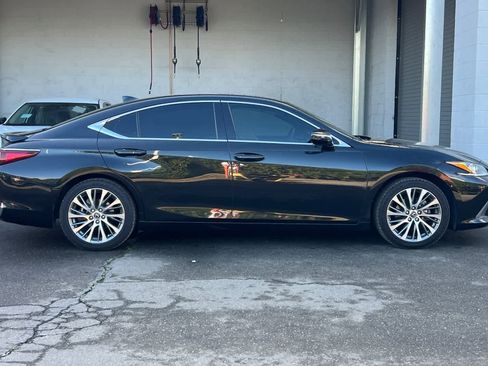 Used 2021 Lexus ES 300h w/ Premium Package image 9