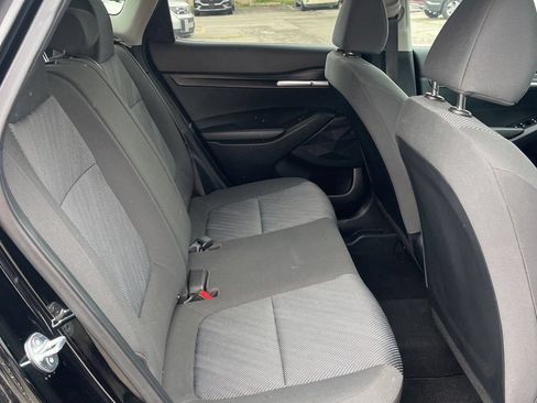 Used 2023 Kia Seltos LX AWD/4WD image 4