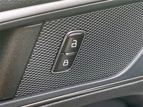 Used 2023 Ford Edge SE w/ Black Appearance Package image 14