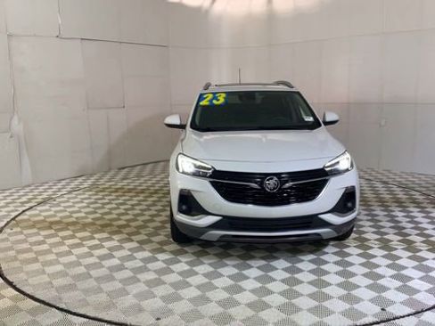 Used 2023 Buick Encore GX Essence w/ Experience Buick Package FWD image 3