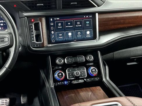 Used 2023 GMC Yukon XL Denali Ultimate AWD/4WD image 7