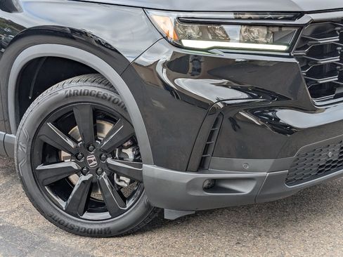 Used 2025 Honda Pilot Black Edition image 10