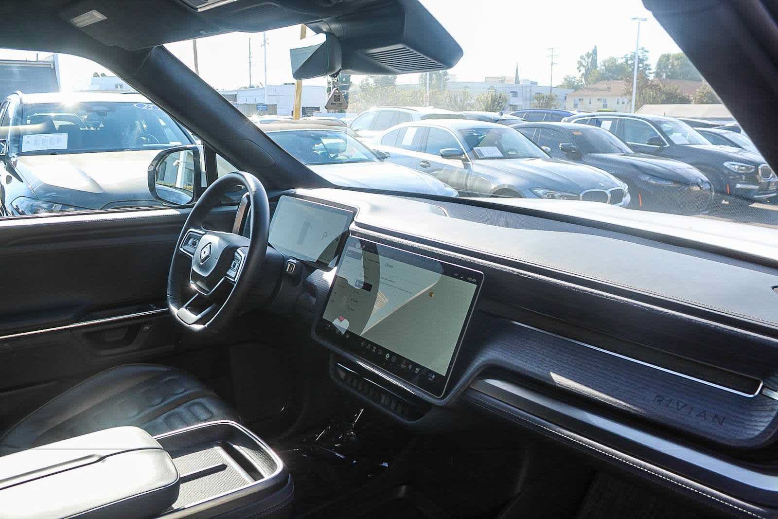 Used 2025 Rivian R1S Adventure Dual AWD/4WD image 16