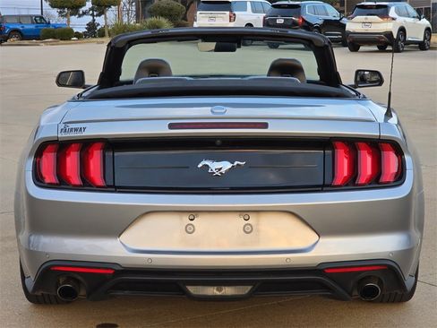 Used 2023 Ford Mustang Premium image 5