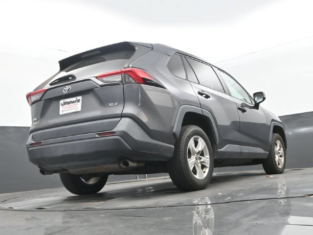Used 2021 Toyota RAV4 XLE FWD image 11