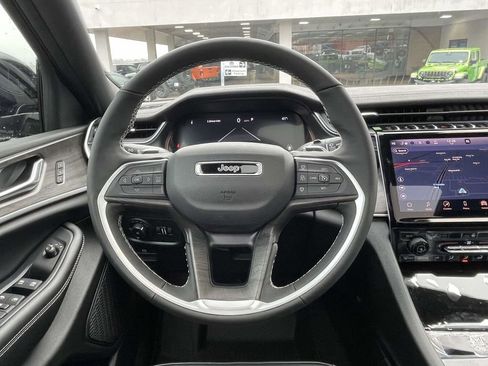 New 2025 Jeep Grand Cherokee L Limited w/ Black Appearance Package image 24