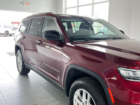 Used 2023 Jeep Grand Cherokee L Laredo AWD/4WD image 5