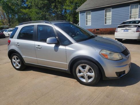 Used 2007 Suzuki SX4 AWD Hatchback image 4