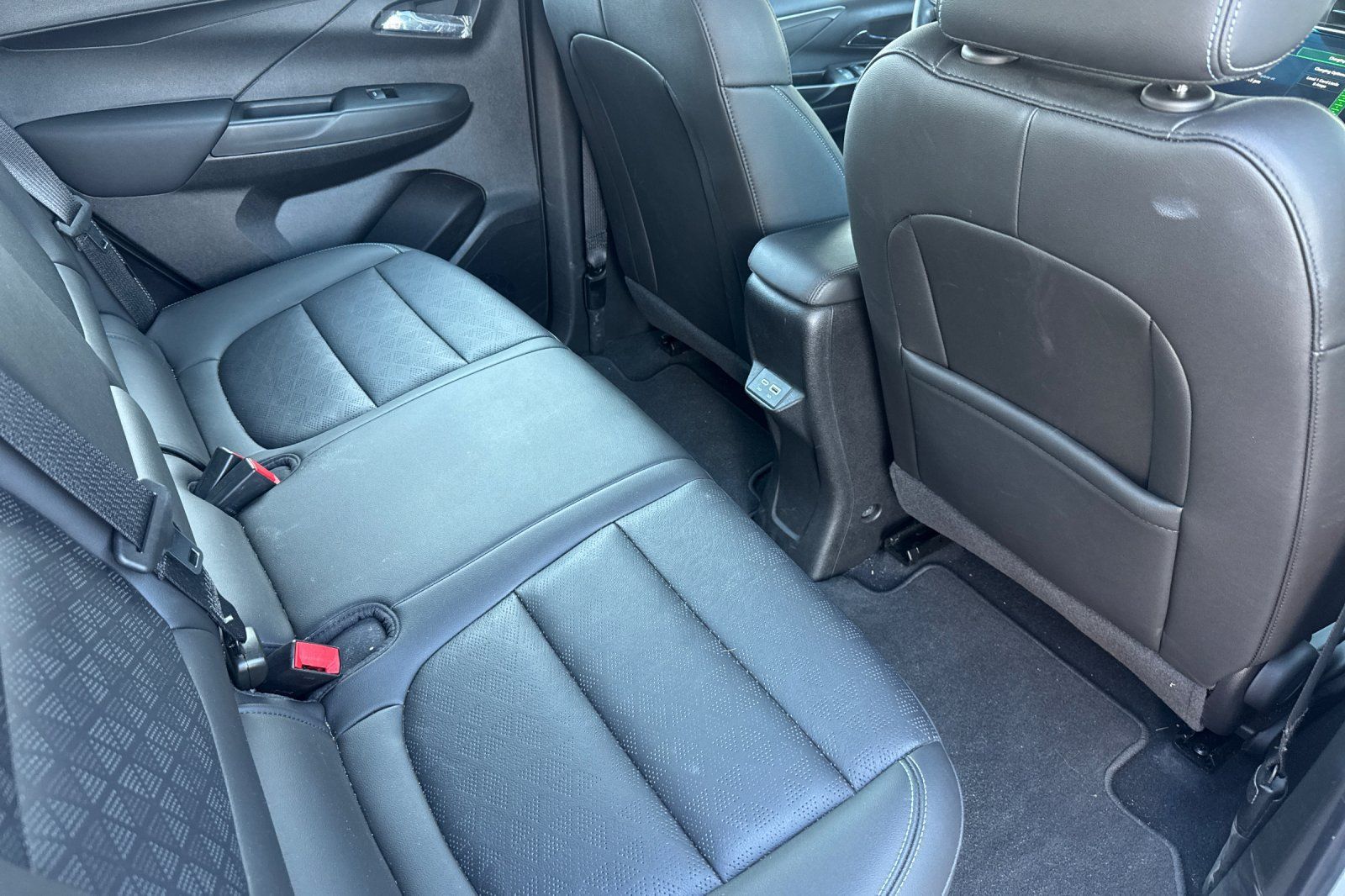 Used 2023 Chevrolet Bolt LT w/ Infotainment Package FWD image 19