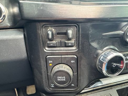 Used 2024 Ford F250 Lariat w/ Lariat Ultimate Package AWD/4WD image 19