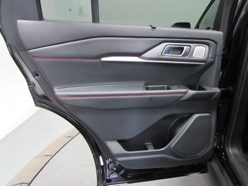 Used 2025 Ford Explorer ST AWD/4WD image 14