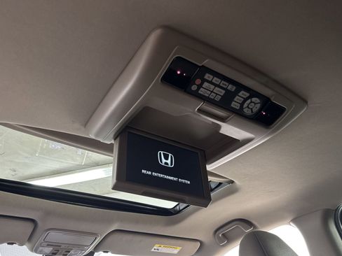 Used 2017 Honda Pilot Touring image 46
