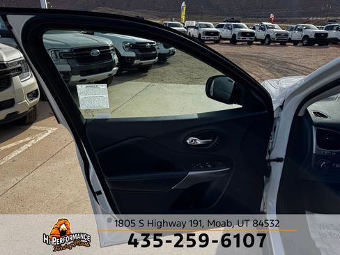 Used 2022 Jeep Cherokee Limited image 14